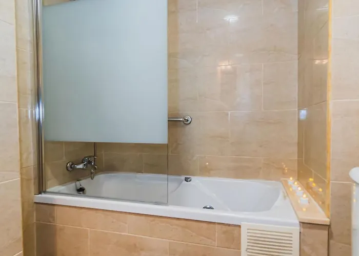 Elen, Direkt Am شقة